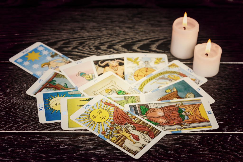 Aslan Tarotu ile Geleceğinizi Keşfedin: Tarot Okumalarının Gizemi